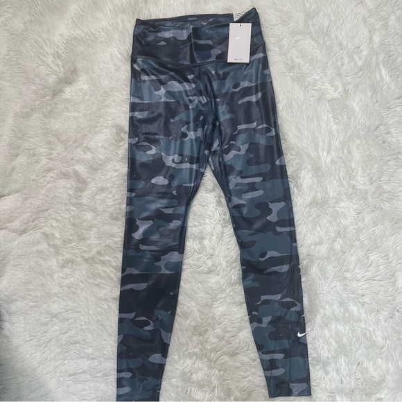 New Nike Dri-FIT One Women's Mid-Rise Camo Leggings DD4559-437 Size Small - Picture 2 of 6